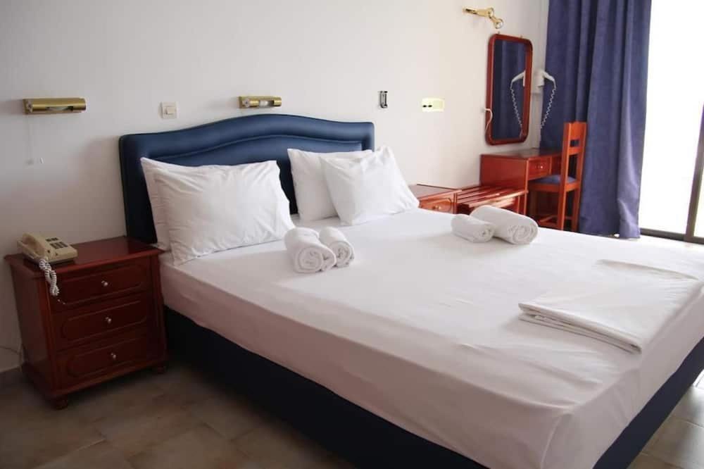 Mediterranean Hotel Kárpathos Eksteriør billede